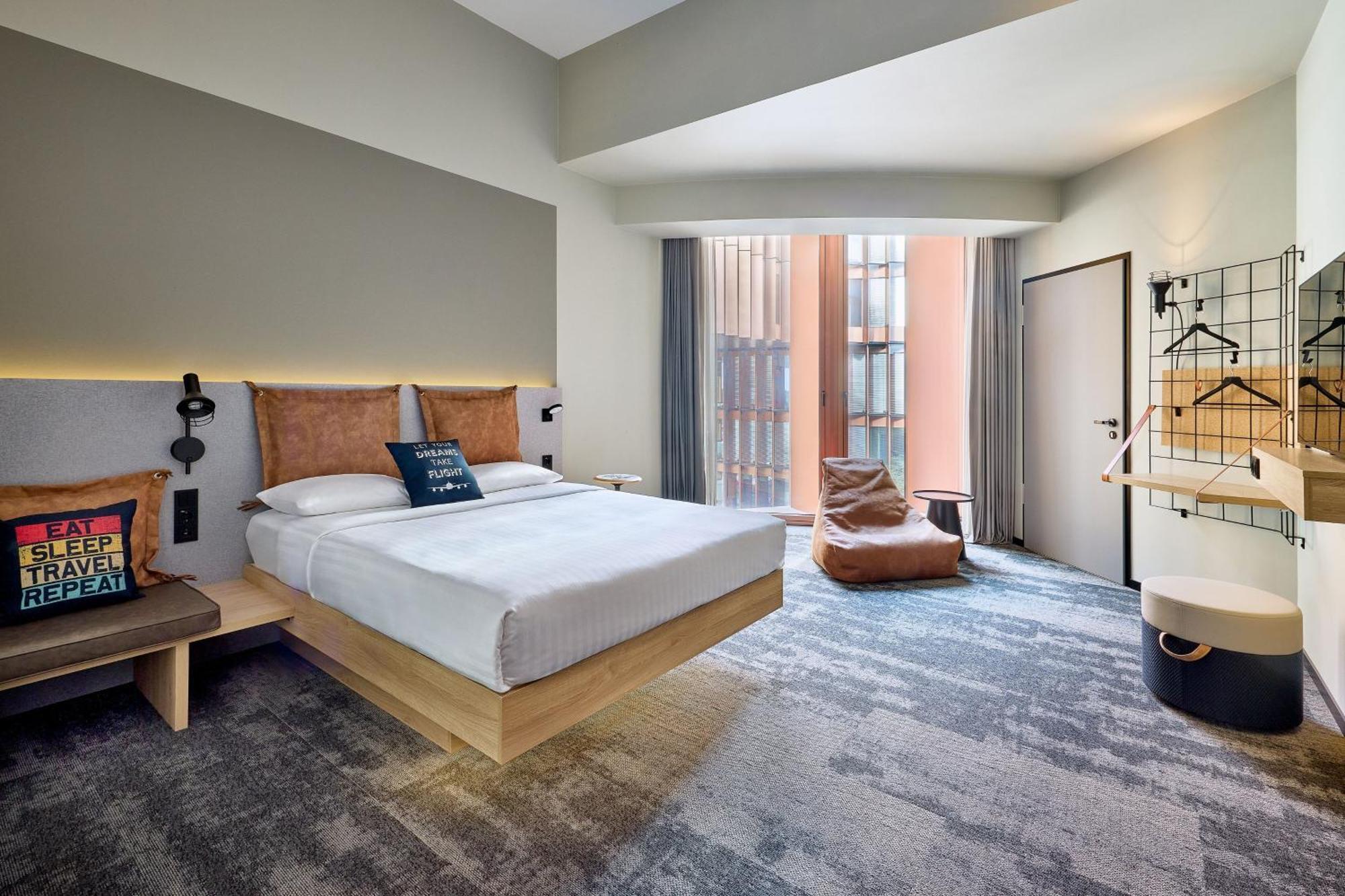 Готель Moxy Luxembourg Airport Niederanven Екстер'єр фото